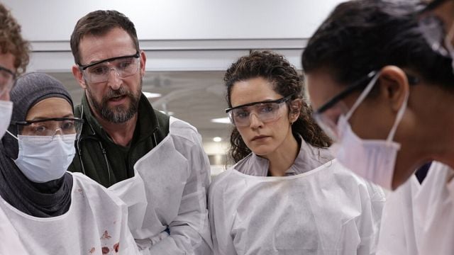 Imagem da notícia Uma tragédia atinge The Pitt: Aclamado drama médico perde uma de suas atrizes principais na 3ª temporada