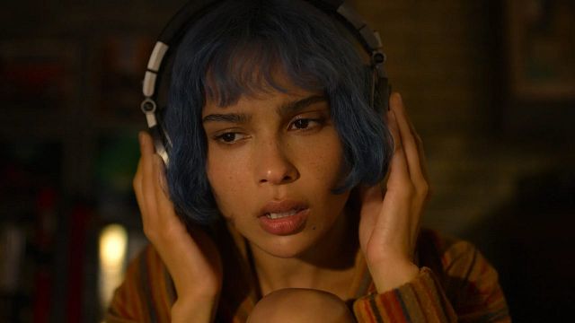 Imagem da notícia Fone bluetooth ou com fio? Descubra qual é o modelo ideal para maratonar séries