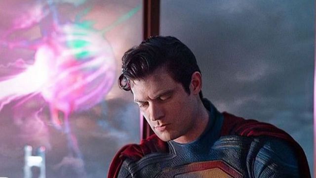 Imagem da notícia "Por que fizeram isso com ele?": Primeira aparição do Superman no novo universo da DC apresenta visão trágica do herói