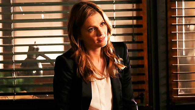 Stana Katic venceu 125 atrizes para conseguir o papel de Beckett com uma tesoura na mão: “Você sabe cortar em linha reta?”