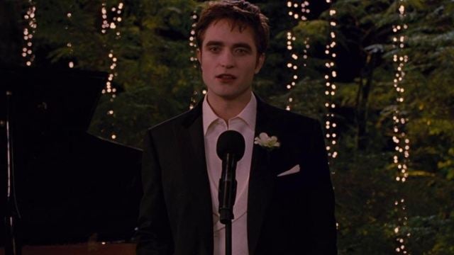 Eterno Edward Cullen, Robert Pattinson foi a primeira pessoa que conheceu a história da nova série de Crepúsculo