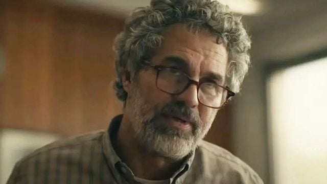 Imagem da notícia "Uma história policial fascinante": É uma das melhores séries de 2025, e até Stephen King é fã!