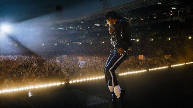 Imagem da notícia "Eles começaram a gritar": Filme do Michael Jackson teve cenas filmadas em estádio – com mais de 400 figurantes