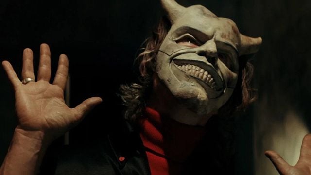 Imagem da notícia Foi assim que o autor de O Telefone Preto encontrou "uma porta secreta para o segundo filme" trazendo Ethan Hawke de volta