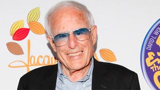 Imagem da notícia Diretor de A Fantástica Fábrica de Chocolate, Mel Stuart morre aos 83 anos