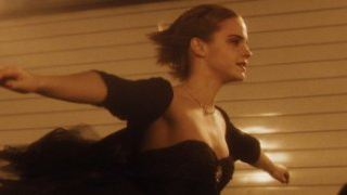 Emma Watson aparece dançando em nova imagem de As Vantagens de Ser Invisível
