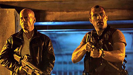 Imagem da notícia Ação e música clássica em novo trailer de Duro de Matar: Um Bom Dia Para Morrer