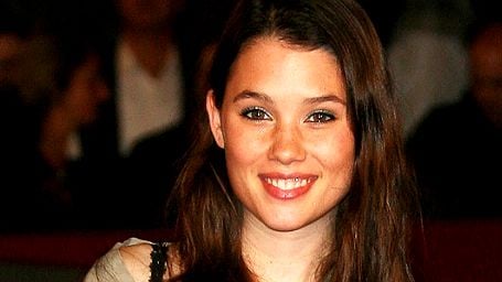 Exclusivo: Astrid Berges-Frisbey fala sobre A Filha do Pai, Piratas do Caribe e novos projetos