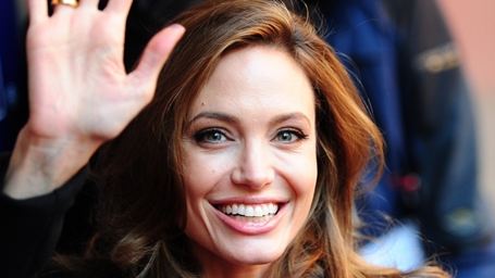 Angelina Jolie deve dirigir filme sobre herói da Segunda Guerra Mundial