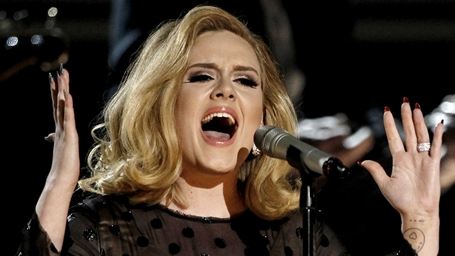 Adele irá cantar tema de 007 - Operação Skyfall na cerimônia do Oscar
