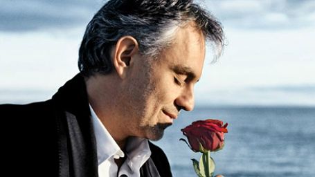 Imagem da notícia O tenor Andrea Bocelli mostra seu romantismo no filme-concerto Amor em Portofino