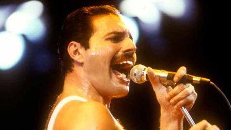 Imagem da notícia Tom Hooper, de Os Miseráveis, pode dirigir filme sobre Freddie Mercury
