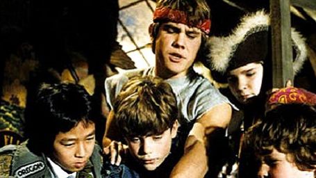 Imagem da notícia Os Goonies, O Massacre da Serra Elétrica e outros clássicos do cinema vão parar nas livrarias