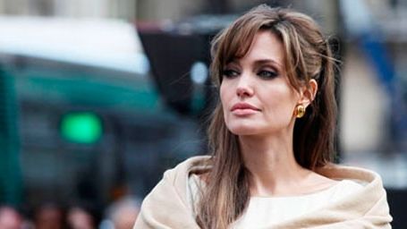 Imagem da notícia Angelina Jolie passa por mastectomia dupla para prevenir câncer de mama