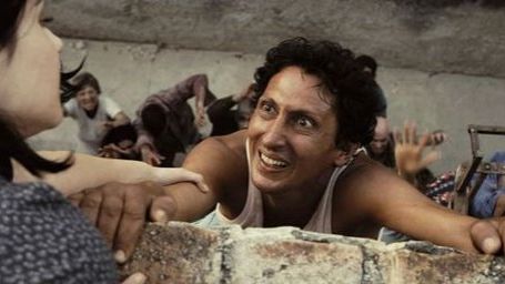 Imagem da notícia Exclusivo - Comédia com zumbis Juan dos Mortos ganha trailer legendado