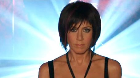 Imagem da notícia Jennifer Aniston faz striptease no trailer para maiores de Família do Bagulho