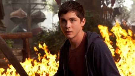 Imagem da notícia Que tal conversar com Logan Lerman, o astro de Percy Jackson e o Mar de Monstros?