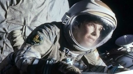 Imagem da notícia Sandra Bullock e George Clooney em novas imagens de Gravidade