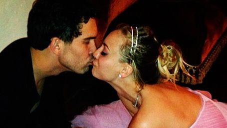 Imagem da notícia Kaley Cuoco, de The Big Bang Theory, se casa aos 28 anos