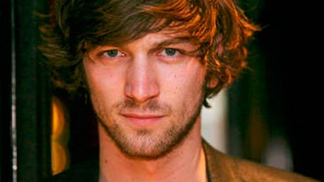 Imagem da notícia Game of Thrones promove ator ao elenco regular na quinta temporada