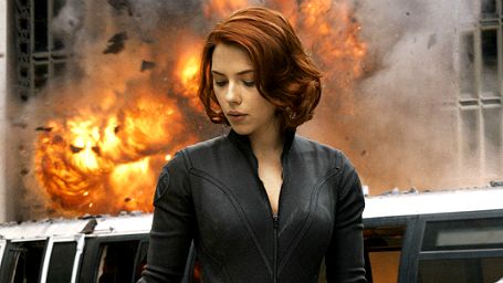 Imagem da notícia Os Vingadores 2 será "sombrio" e "cerebral", diz Scarlett Johansson