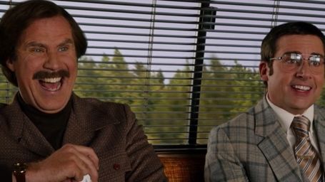 Imagem da notícia Exclusivo: Veja Will Ferrell e Steve Carell em cena legendada de Tudo Por Um Furo