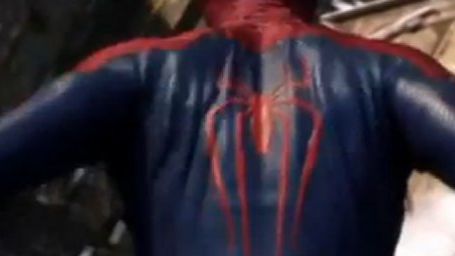 Imagem da notícia Cartazes animados de O Espetacular Homem-Aranha 2 mostram o herói balançando na teia