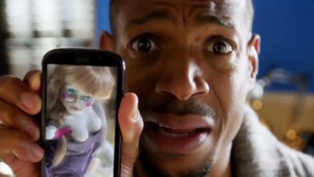 Imagem da notícia Inatividade Paranormal 2 ganha trailer proibido para menores e novo cartaz