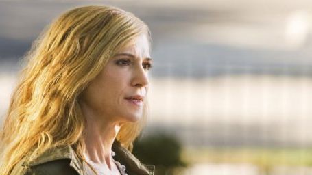Imagem da notícia Holly Hunter entra para o elenco de Batman vs Superman