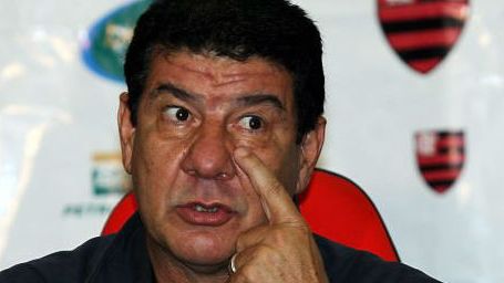 Imagem da notícia De técnico a humorista: Joel Santana fará participação em Vai Que Cola