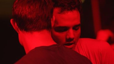 Imagem da notícia Cinema é criticado após avisar público sobre cenas de sexo gay em Praia do Futuro