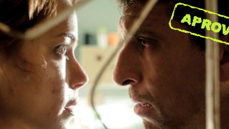 Imagem da notícia Amigos do AdoroCinema: Leandra Leal brilha no empolgante O Lobo Atrás da Porta, dizem blogueiros