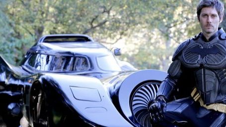 Imagem da notícia Fã do Batman recria em detalhes o Batmóvel usado no filme de 1989. Confira as fotos!