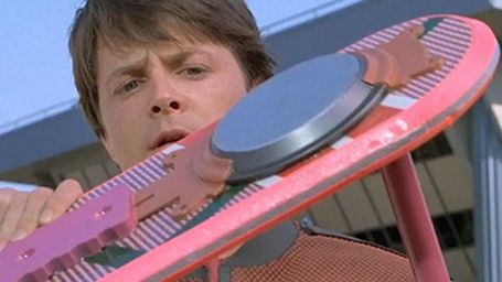 Imagem da notícia Skate voador de De Volta para o Futuro 2 será leiloado