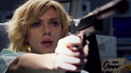 Imagem da notícia Scarlett Johansson surge fria e calculista em nova cena de Lucy