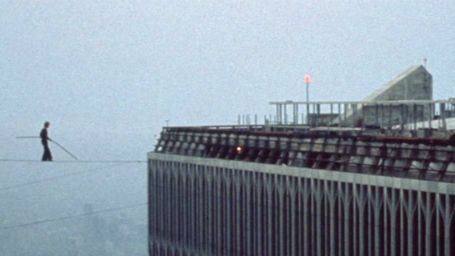 Imagem da notícia Veja primeiras imagens de Joseph Gordon-Levitt como o equilibrista que caminhou entre Torres Gêmeas