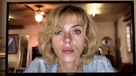 Imagem da notícia Exclusivo: Scarlett Johansson se exibe para Morgan Freeman em clipe legendado de Lucy