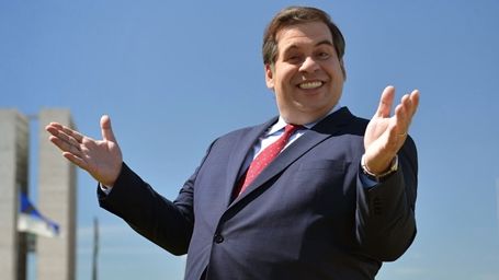 Imagem da notícia Leandro Hassum é um político incapaz de mentir no novo trailer de O Candidato Honesto