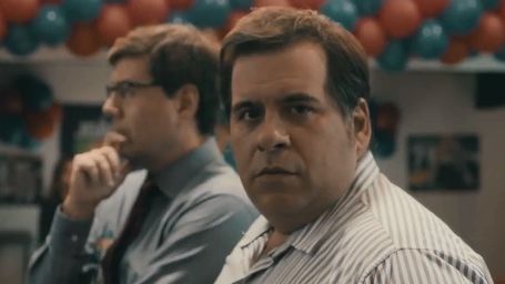 Imagem da notícia Leandro Hassum faz graça nos bastidores de O Candidato Honesto. Veja o vídeo!
