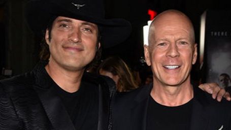 Imagem da notícia AdoroHollywood: Bruce Willis e Jessica Alba falam sobre Sin City: A Dama Fatal