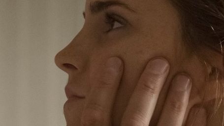 Imagem da notícia Emma Watson é intimidada na primeira imagem do suspense Colonia 