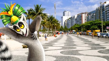 Imagem da notícia Saúdem Todos o Rei Julian: Veja o personagem de Madagascar em visita ao Brasil!