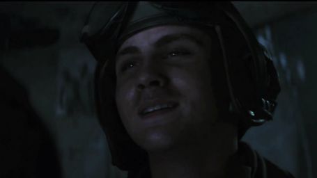 Imagem da notícia Exclusivo: clipe legendado de Corações de Ferro mostra momento de tensão enfrentado pela tropa