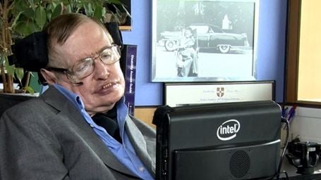 Imagem da notícia Exclusivo - "Por vezes achei que ele era eu", diz Stephen Hawking em vídeo de A Teoria de Tudo