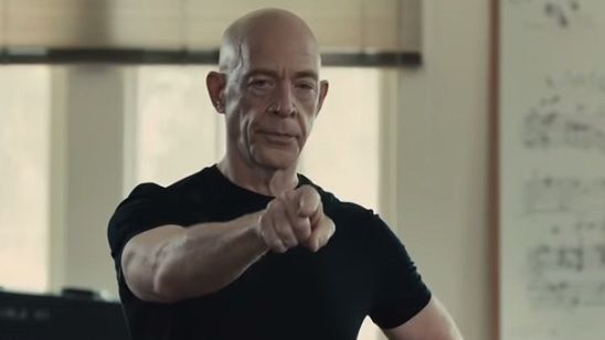 Imagem da notícia Correndo ou arrastando? Veja J.K. Simmons na versão curta-metragem de Whiplash - Em Busca da Perfeição