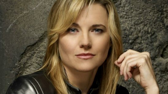 Imagem da notícia Ash vs Evil Dead: Lucy Lawless vai estrelar adaptação do clássico do terror A Morte do Demônio