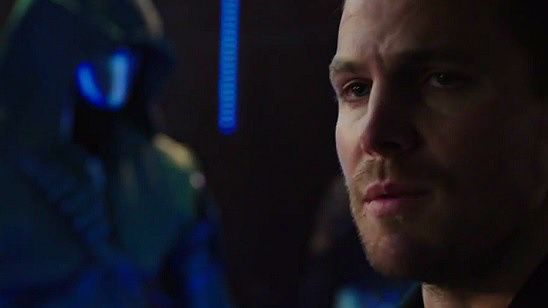 Imagem da notícia Herói ou vilão? Oliver Queen é posto contra a parede em novo trailer de Arrow