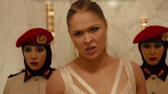 Imagem da notícia Velozes & Furiosos 7 ganha três novos clipes, com Dwayne Johnson, Vin Diesel e Ronda Rousey