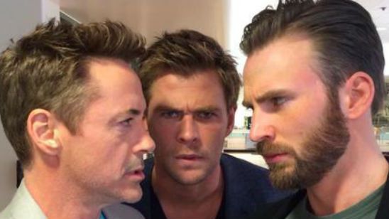 Imagem da notícia Robert Downey Jr. divulga divertidas imagens da coletiva de imprensa de Vingadores: Era de Ultron