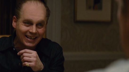 Imagem da notícia Johnny Depp ameaça e depois ri da cara da vítima no tenso trailer de Black Mass, baseado em fatos reais